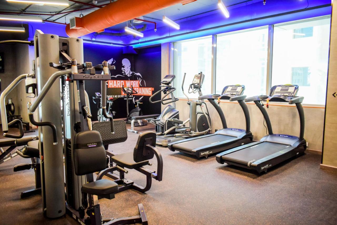 Saraya Corniche Hotel Ντόχα Εξωτερικό φωτογραφία The gym at the hotel