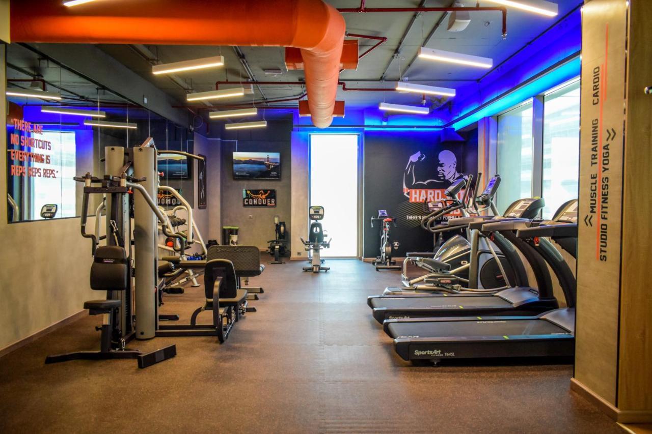 Saraya Corniche Hotel Ντόχα Εξωτερικό φωτογραφία A typical Anytime Fitness gym