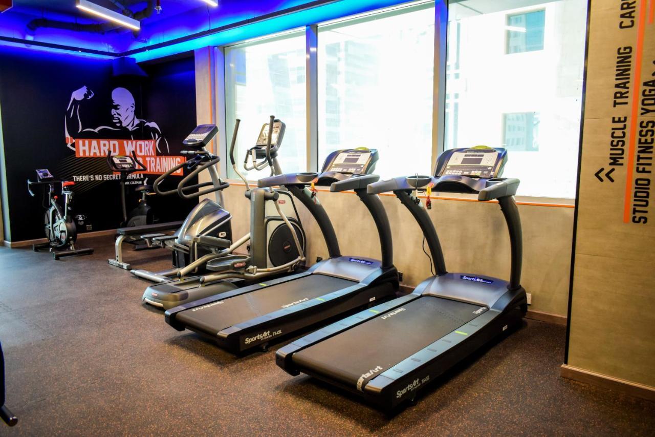 Saraya Corniche Hotel Ντόχα Εξωτερικό φωτογραφία A treadmill