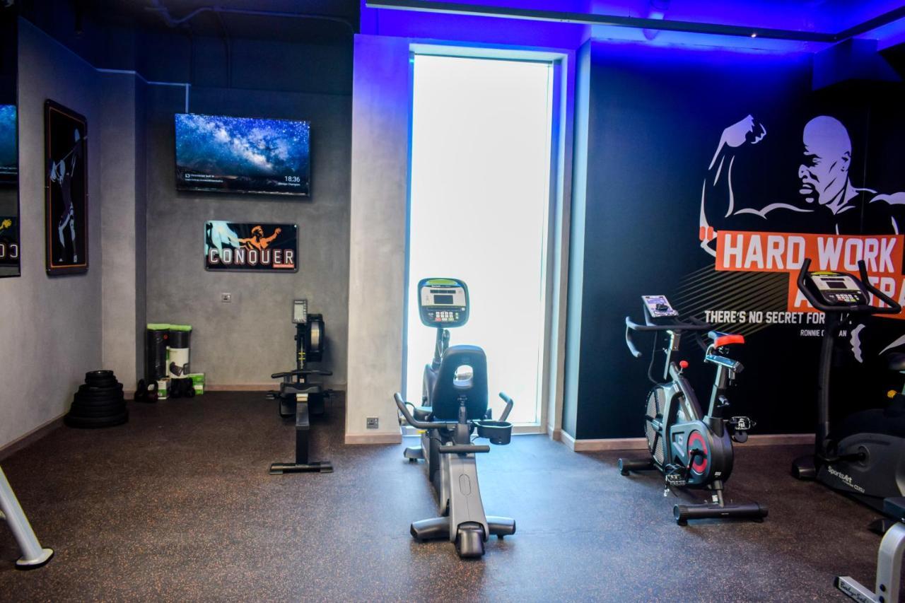 Saraya Corniche Hotel Ντόχα Εξωτερικό φωτογραφία A typical gym