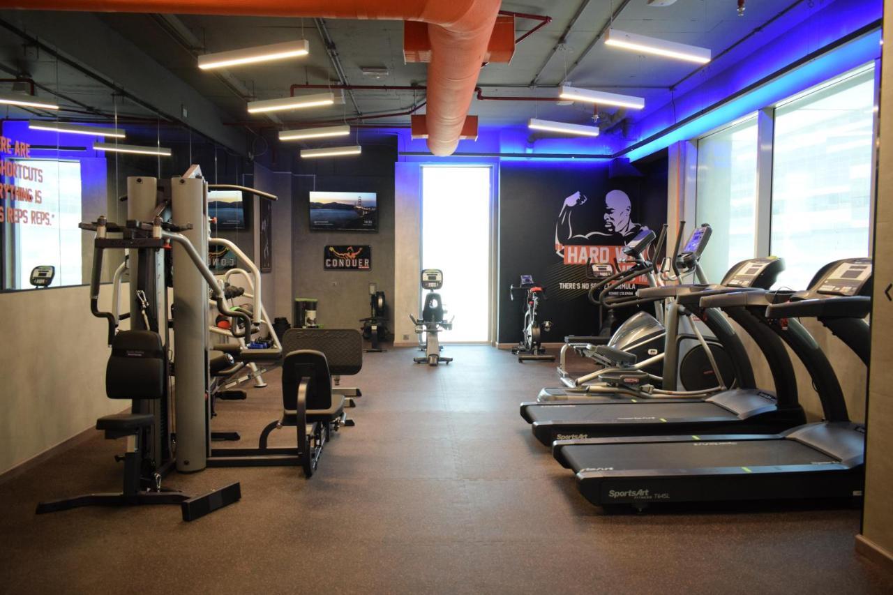 Saraya Corniche Hotel Ντόχα Εξωτερικό φωτογραφία The gym at the hotel